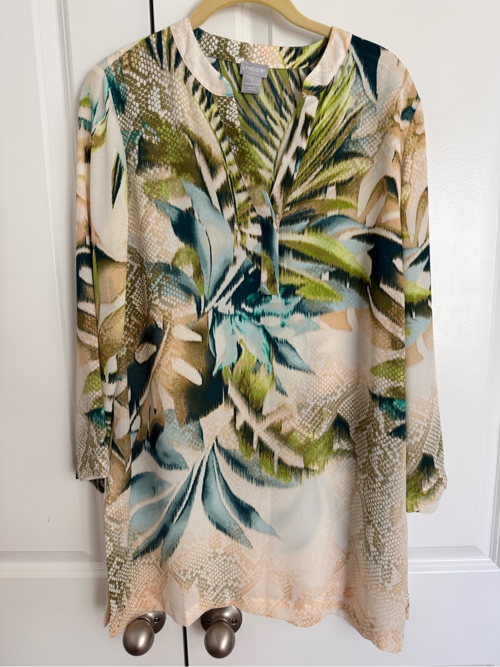 Chico's Leaf Print Tunic Top in Green & Teal